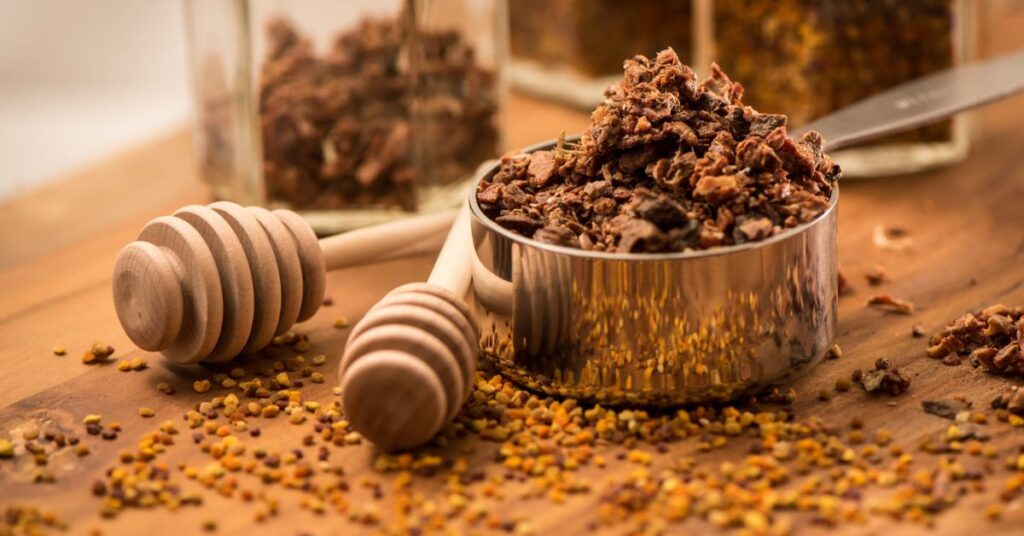 What is bee propolis: What is it for?